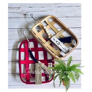 Farmhouse Tabaco Baskets & Farmhouse Garland